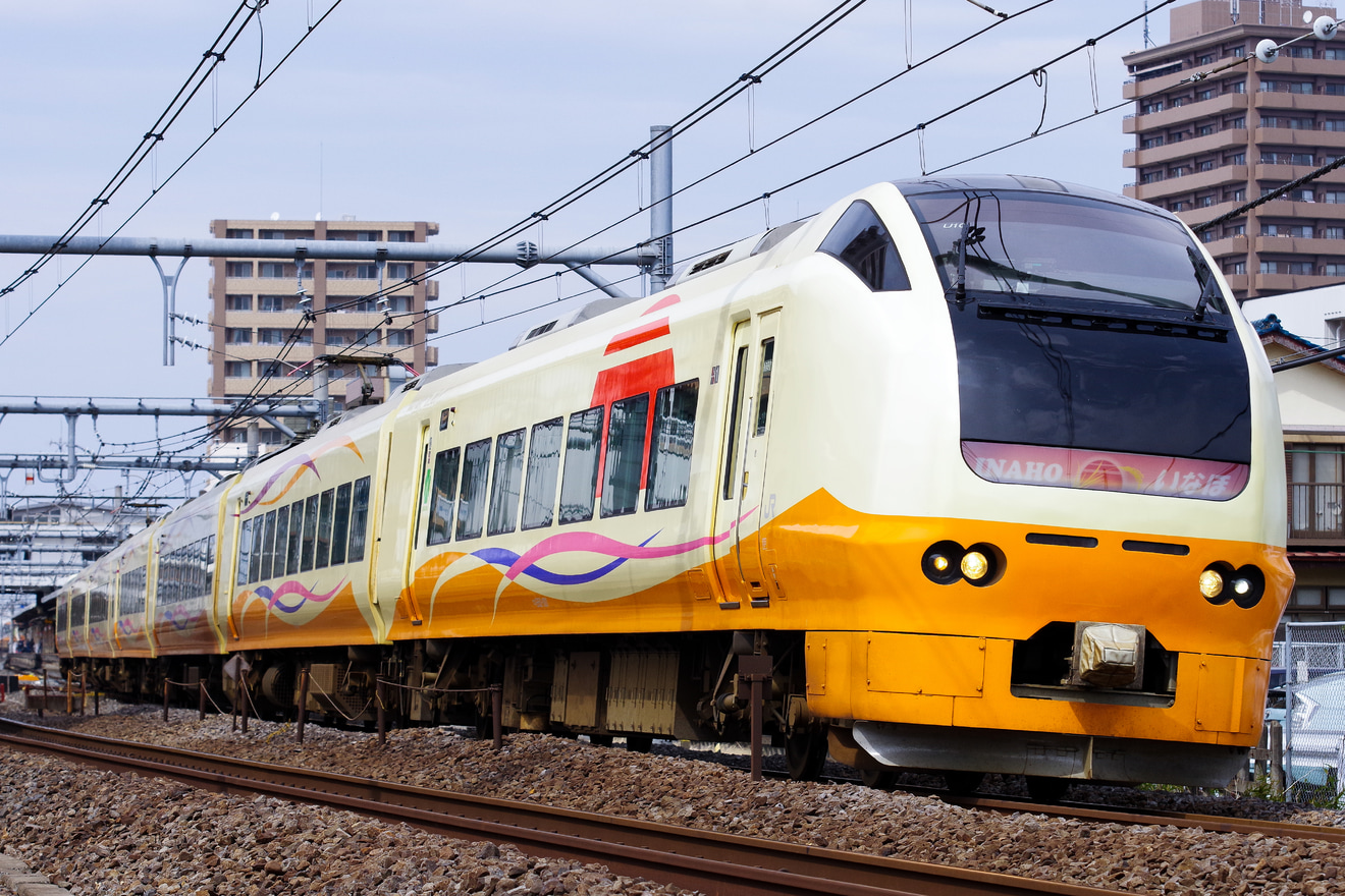 【JR東】E653系U101編成東北本線方面へ回送の拡大写真