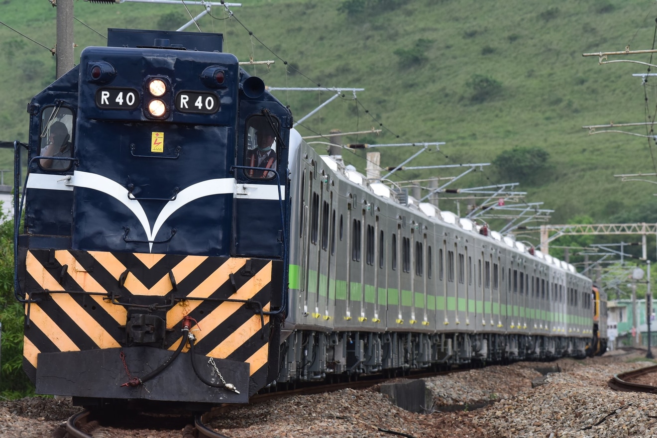 【台鐵】EMU900EP920編成が輸送の拡大写真