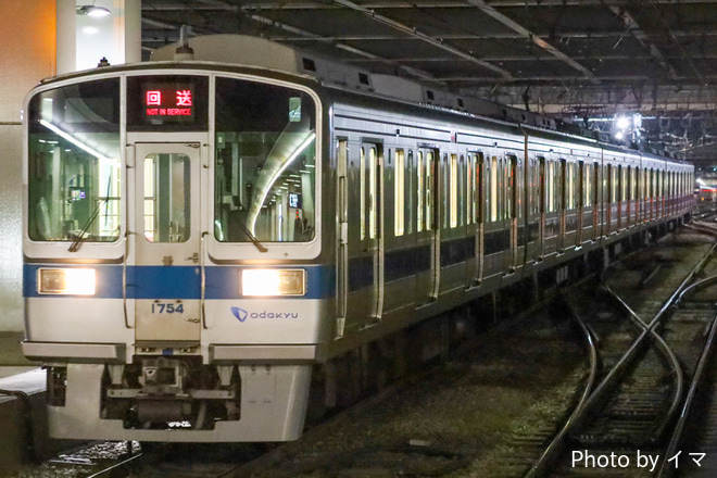 【小田急】1000形1754×6(1754F) 臨時回送を相模大野駅で撮影した写真