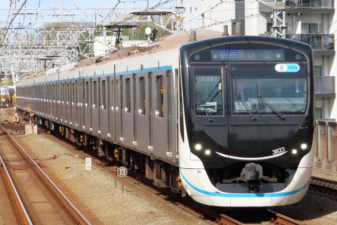 【東急】3020系3123F 8両編成での営業運転開始を新丸子駅で撮影した写真