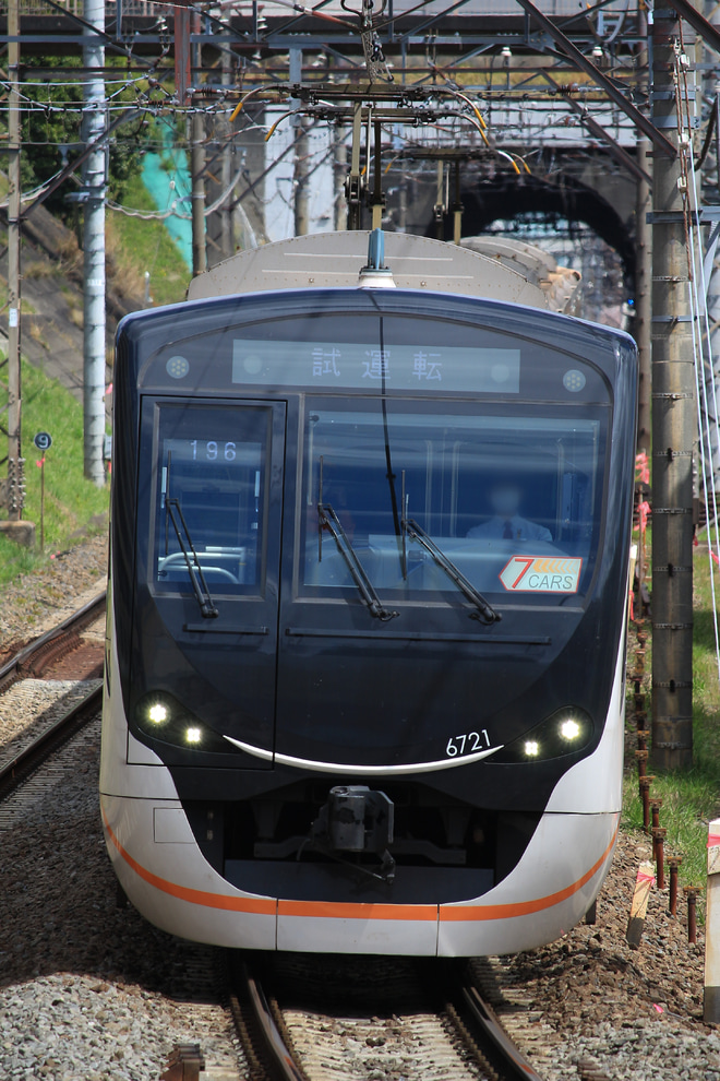 【東急】6020系6121F 長津田車両工場出場試運転をたまプラーザ駅で撮影した写真