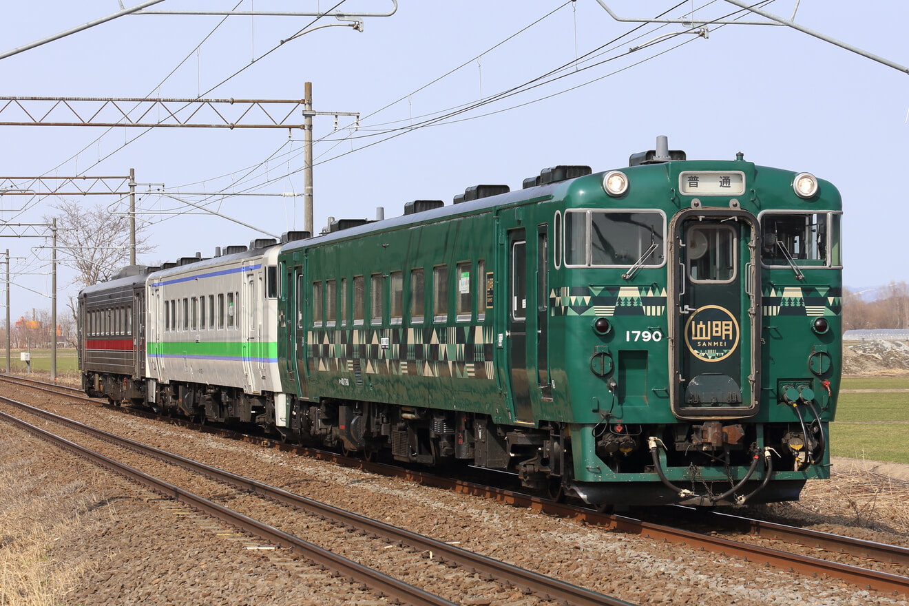 【JR北】キハ54-506が締切回送として函館本線普通列車に連結の拡大写真