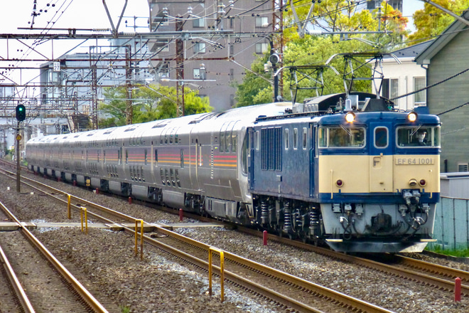 【JR東】EF64-1001牽引「信州カシオペア紀行」が運転を北松戸駅で撮影した写真