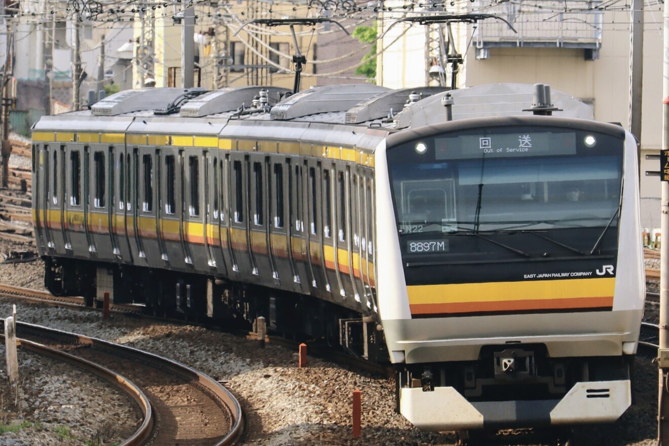 【JR東】E233系ナハN22編成 車輪転削回送の拡大写真