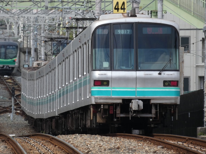 【メトロ】9000系9117F綾瀬工場入場回送を北綾瀬駅で撮影した写真