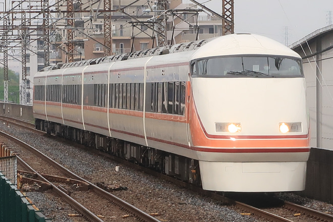 【東武】100系108F使用の臨時特急「スペーシア八王子日光号」を西浦和駅で撮影した写真