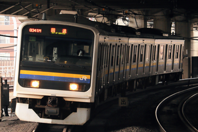 【JR東】209系マリC413編成大宮総合車両センター入場回送を赤羽駅で撮影した写真