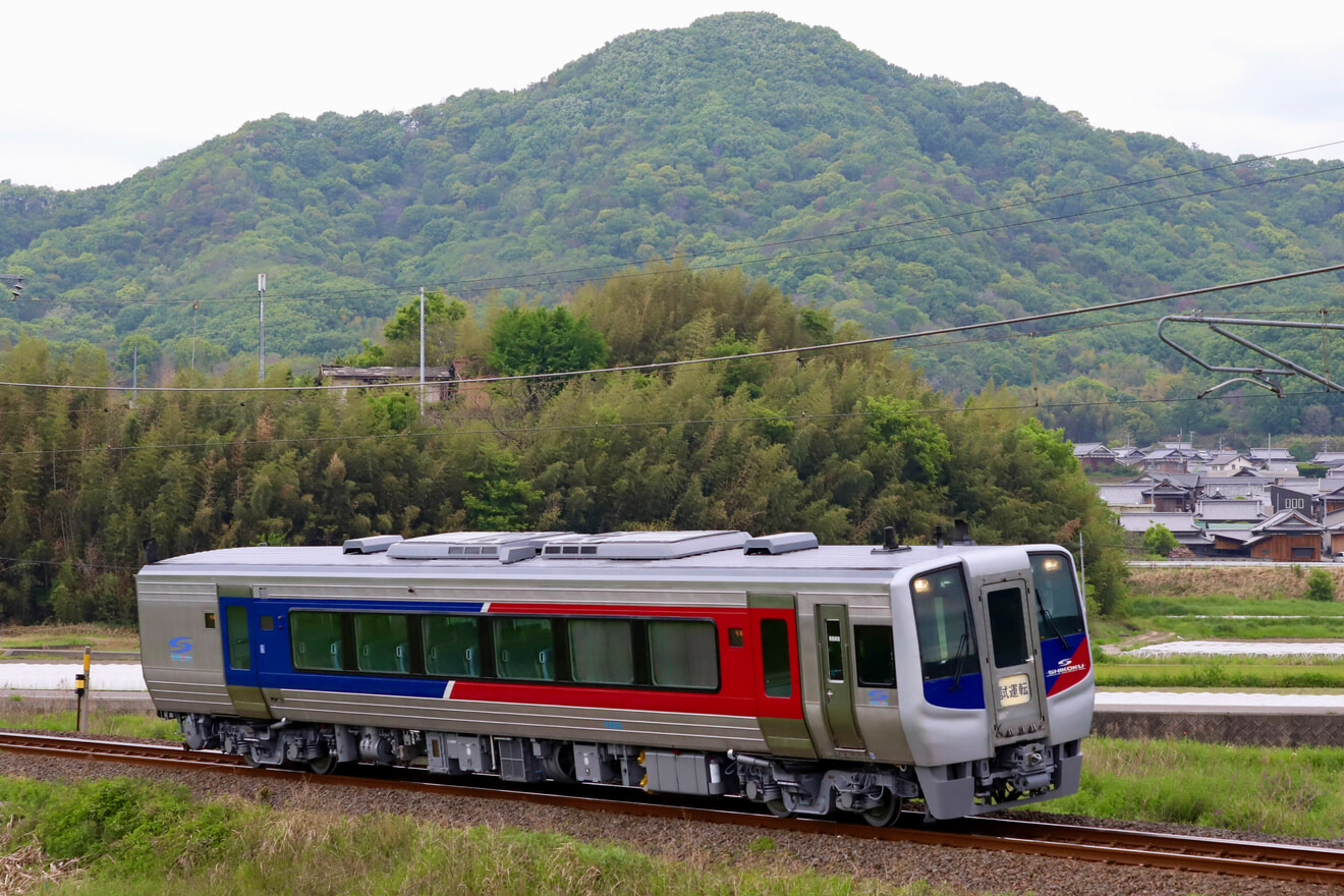 【JR四】N2000系気動車2428号車多度津工場出場の拡大写真