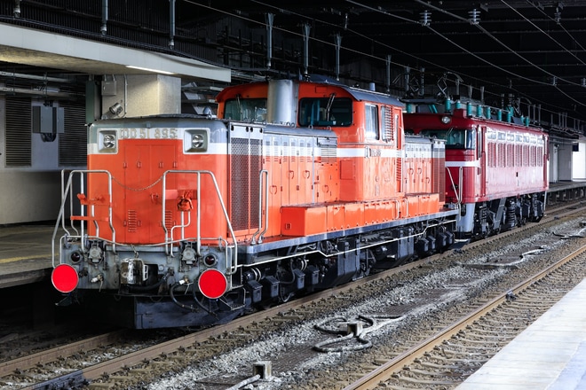 【JR東】DD51-895秋田総合車両センター入場配給を不明で撮影した写真