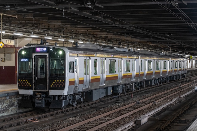 【JR東】E131系を使用した日光線臨時快速を宇都宮駅で撮影した写真