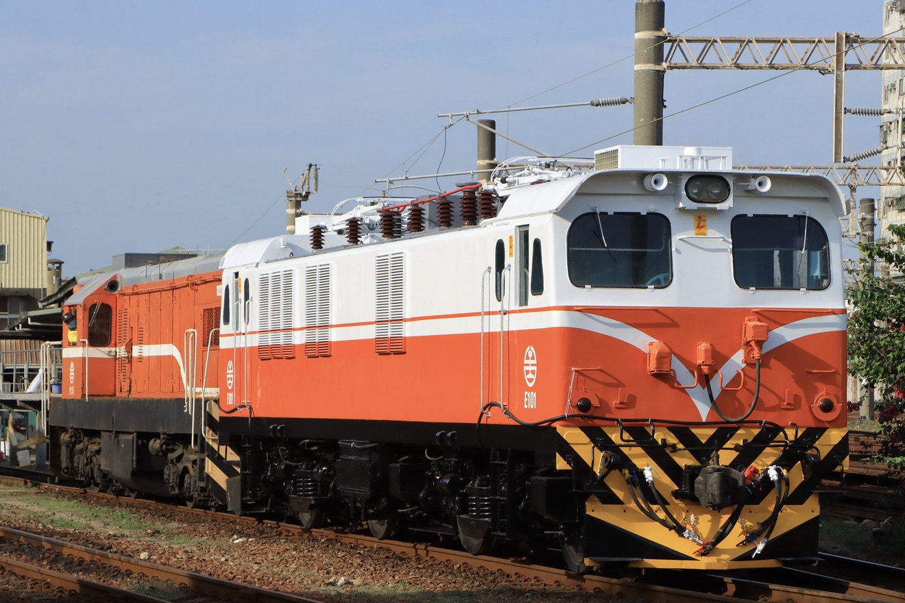 【台鐵】E100型E101がお色直しを終えて富岡車両基地出場の拡大写真