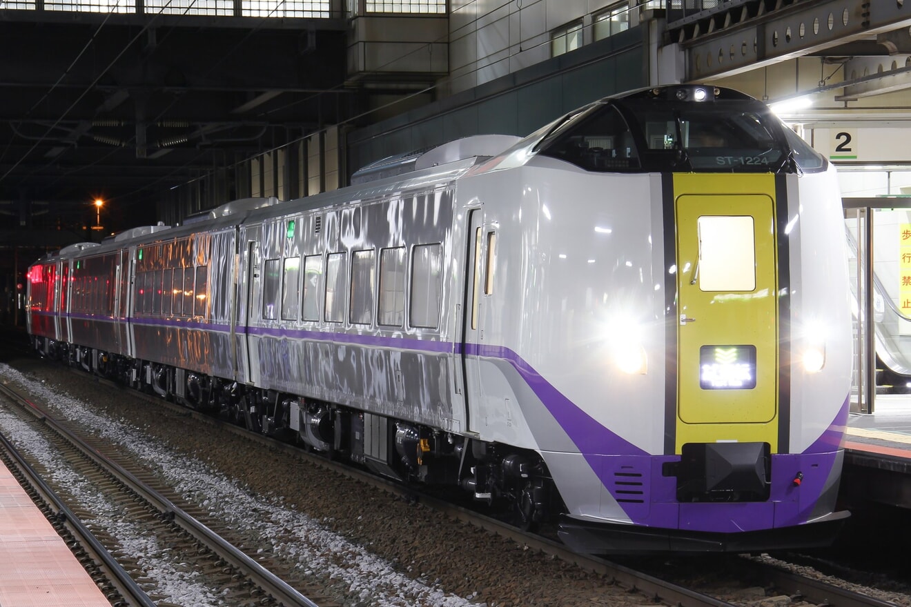 【JR北】キハ261系1000番台ST-1124/ST-1224編成試運転で札幌への拡大写真