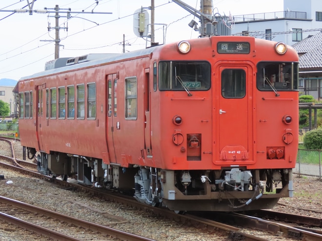 【JR西】キハ47−42後藤総合車両所出場を江原駅で撮影した写真