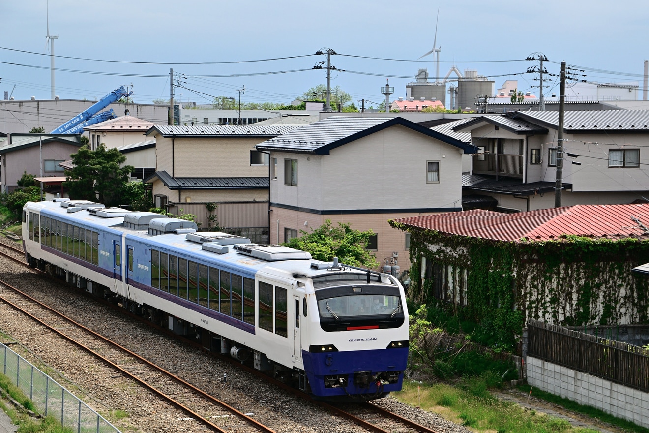 【JR東】キハ48形改クルージングトレインが奥羽本線貨物支線を試運転の拡大写真
