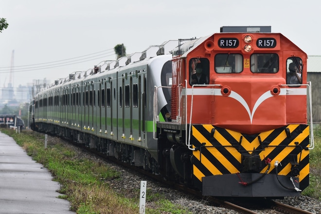 【台鐵】EMU900EP924編成が輸送を台中港(貨)〜台中港間で撮影した写真