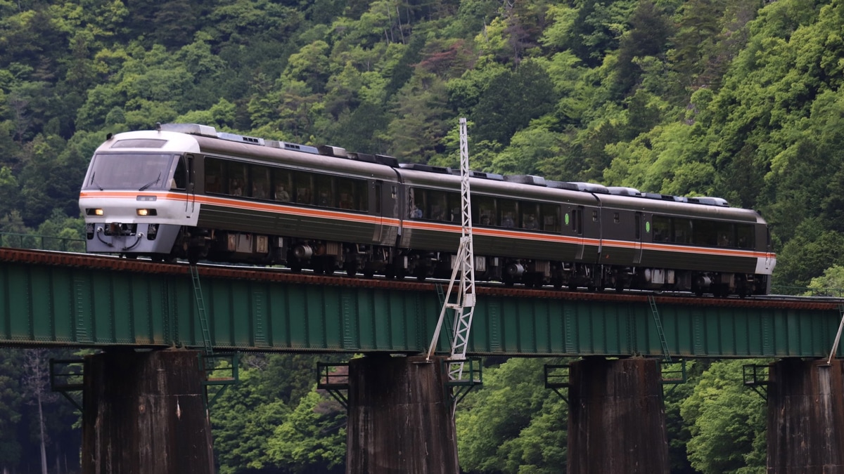 285052e1eef71720ffc7d81a8c15f2
