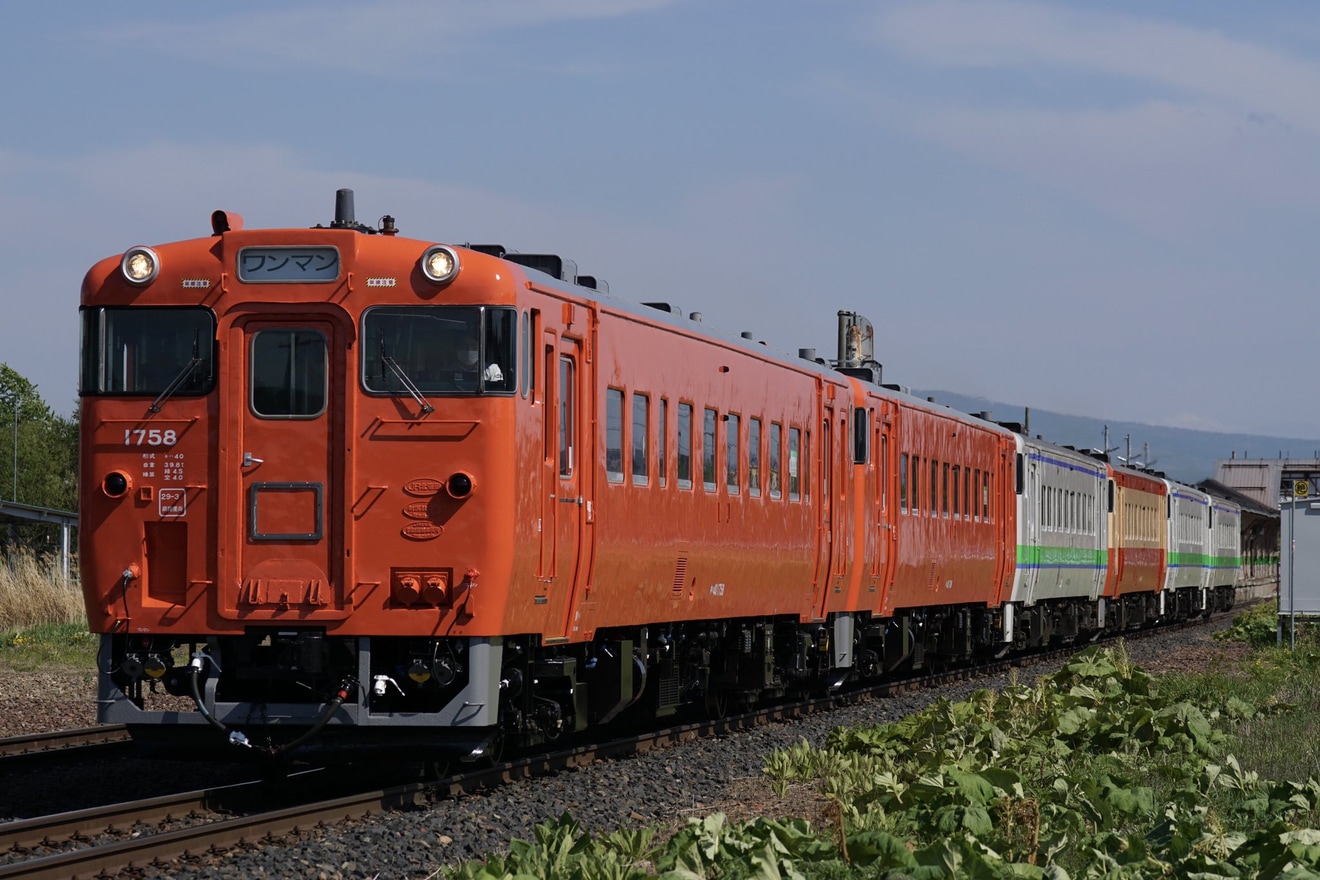 【JR北】キハ40形6両が釧路から旭川へ回送の拡大写真
