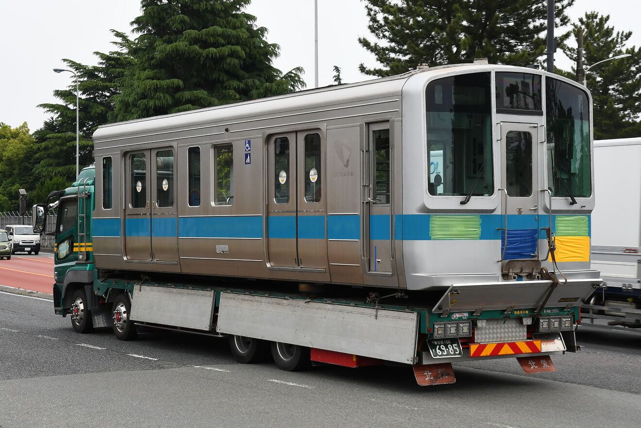【小田急】1000形1754×6(1754F)新宿方2両 廃車・搬出の拡大写真