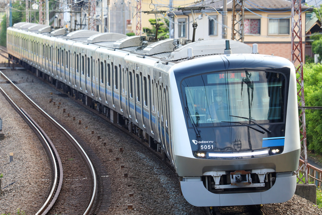 【小田急】5000形5051F 性能確認試運転を鶴巻温泉駅で撮影した写真