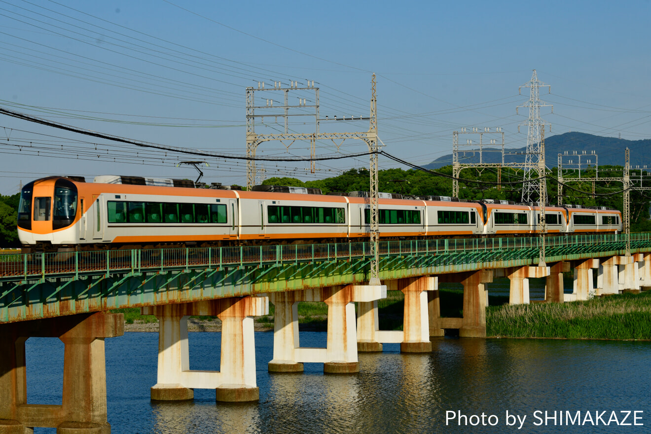 【近鉄】22600系AF01+AT52+AT54の特急列車が運転の拡大写真