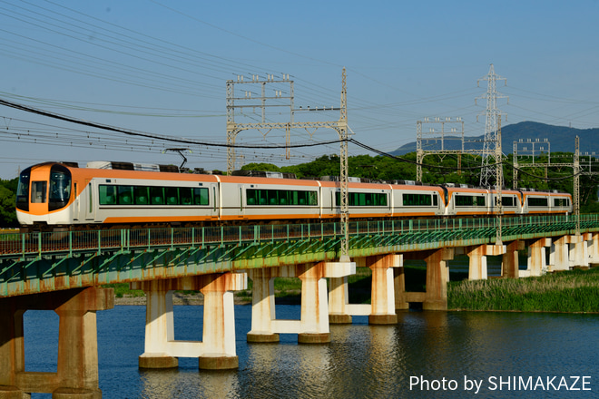 【近鉄】22600系AF01+AT52+AT54の特急列車が運転を宮町～小俣間で撮影した写真