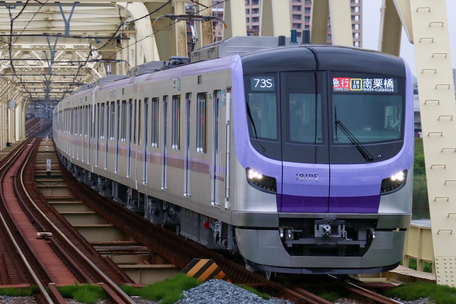 【メトロ】18000系18105F 営業運転開始を小菅駅で撮影した写真