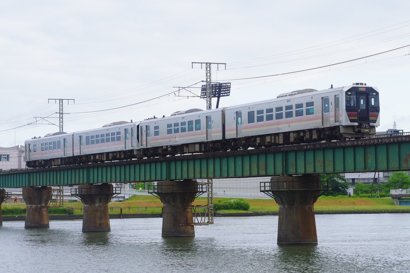 【JR東】新潟駅在来線高架化工事に伴い越後線が気動車で運転の拡大写真