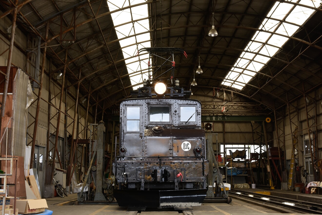 【アルピコ】鉄道ファン有志による機関車撮影会の拡大写真