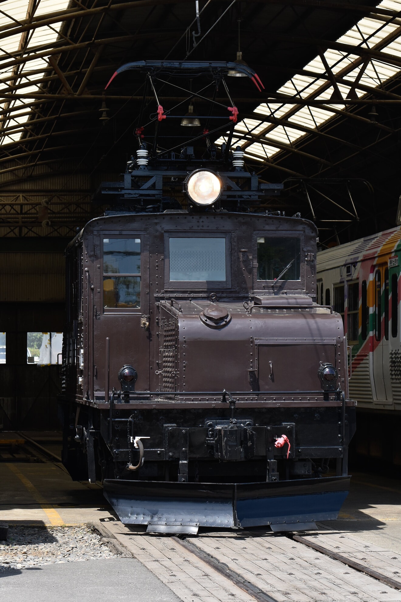 【アルピコ】鉄道ファン有志による機関車撮影会の拡大写真