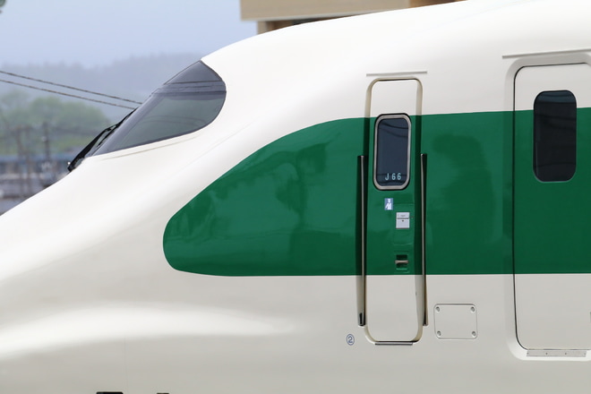 【JR東】E2系J66編成(200系塗装)出場試運転を北上駅で撮影した写真