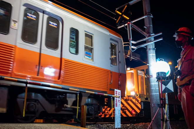 【アルピコ】 3000系 3003-3004編成が松本駅から回送を不明で撮影した写真