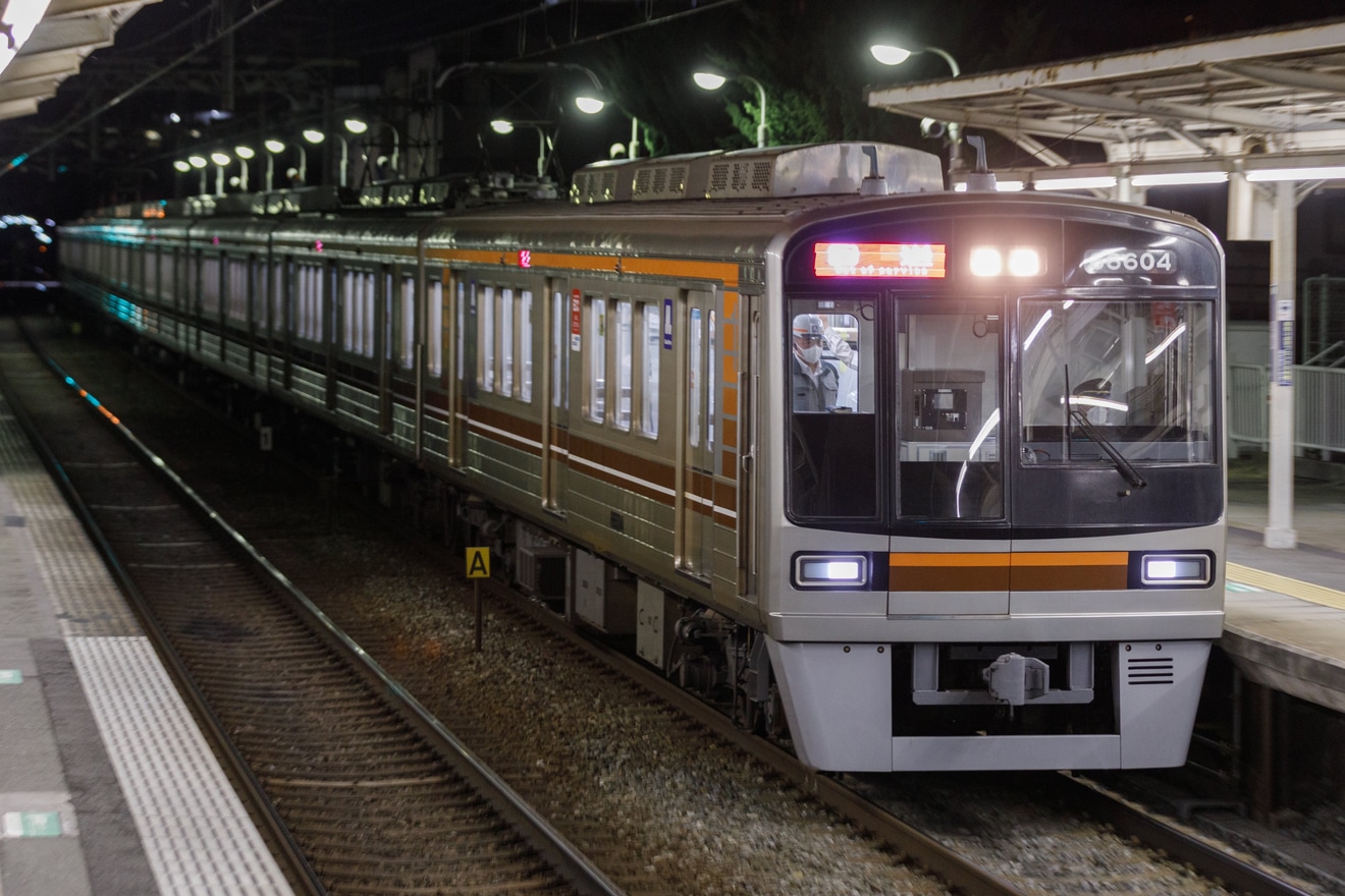 【大阪メトロ】66系66604Fによるホームドア輸送の拡大写真