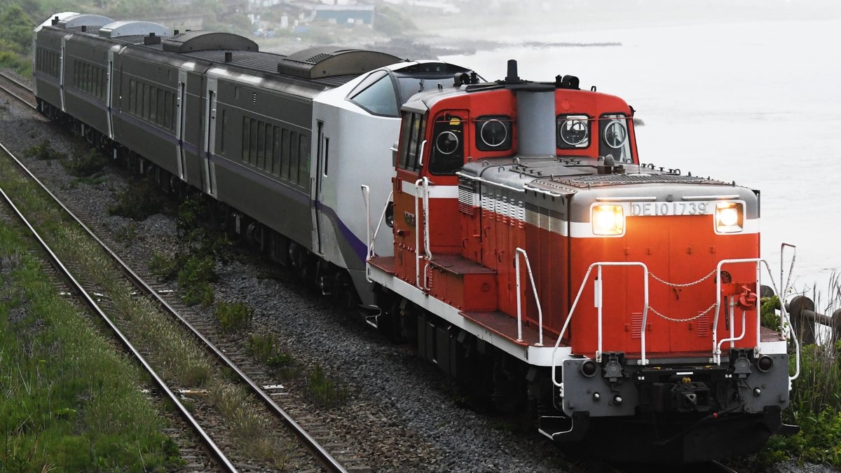JR北】キハ261系ST-1113編成+ST-1212編成苗穂工場出場 |2nd