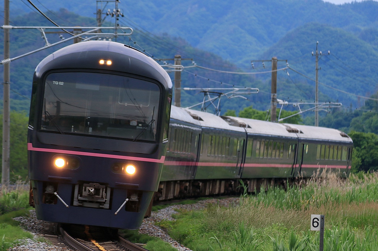 【JR東】「貴重な485系を乗り比べ　お座敷列車「華」新宿～長野～姨捨の特別運行と快速「谷川岳ループ」2日間」ツアーに伴う団臨の拡大写真
