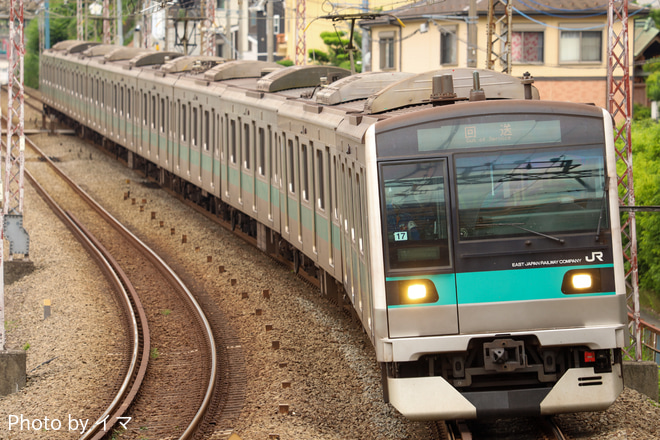 【JR東】E233系マト17編成 TASC性能確認で秦野へ入線を鶴巻温泉駅で撮影した写真