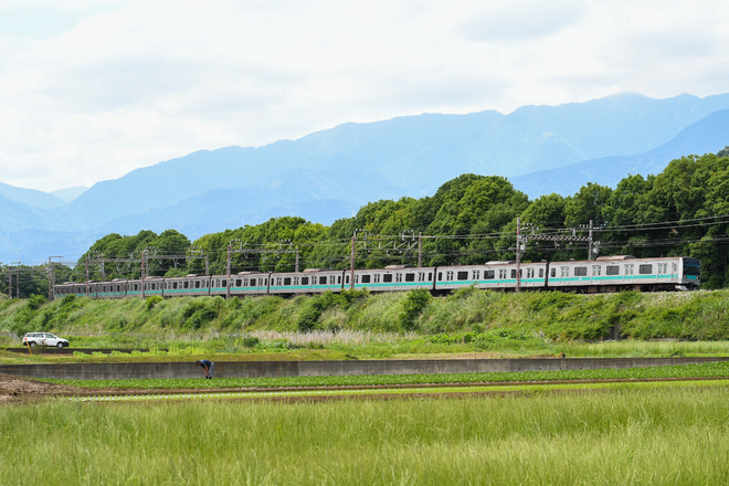 【JR東】E233系マト17編成 TASC性能確認で秦野へ入線を秦野～東海大学前間で撮影した写真