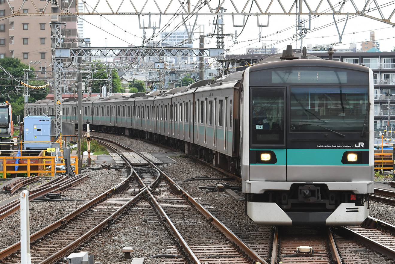 【JR東】E233系マト17編成 TASC性能確認で秦野へ入線の拡大写真