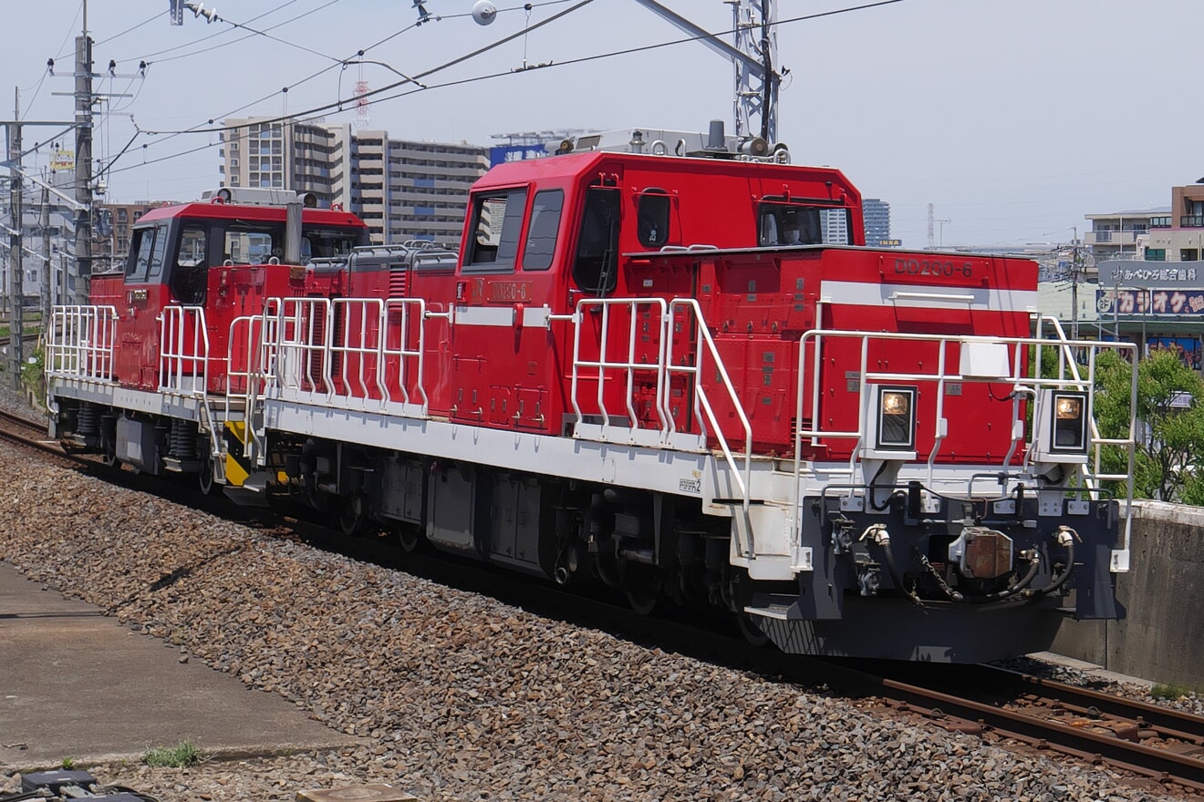 【JR貨】DD200-6牽引でHD300-32が回送で隅田川貨物駅への拡大写真