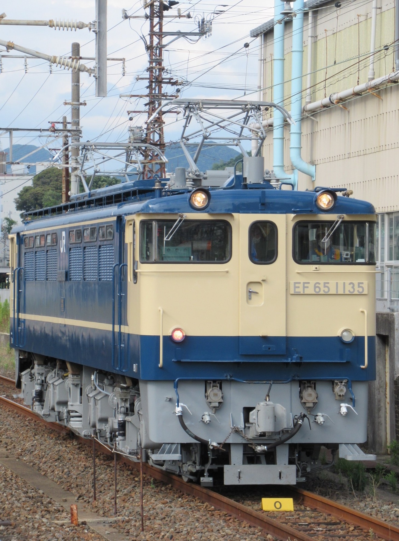 【JR西】EF65-1135が下関総合車両所出場試運転の拡大写真