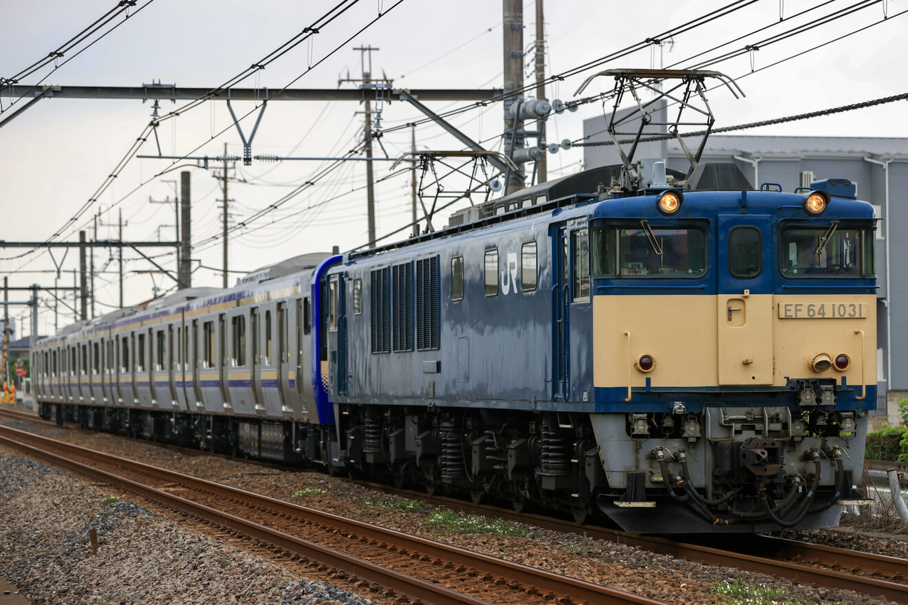 【JR東】E235系J-15編成配給輸送の拡大写真