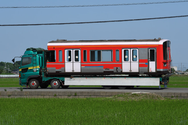 【小田急】1000形1061×4(1061F)小田原方2両 廃車・搬出を館林市内で撮影した写真
