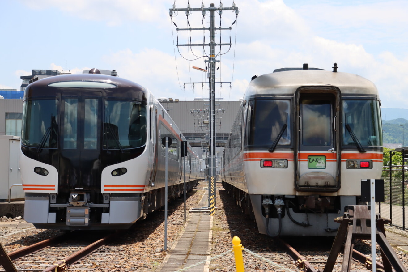 【JR海】HC85系を高山駅で展示の拡大写真