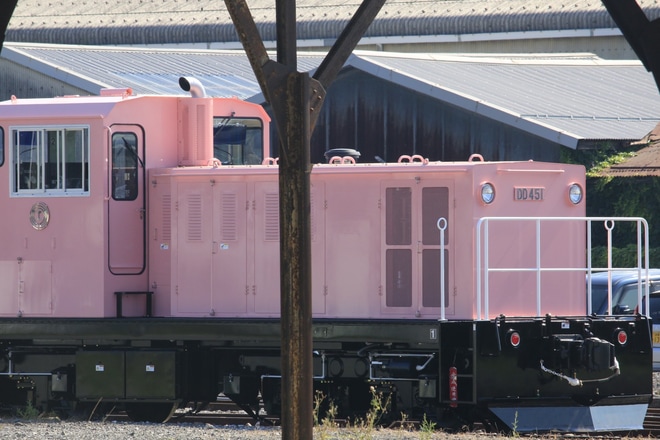 【西濃】新型機関車DD451が搬入