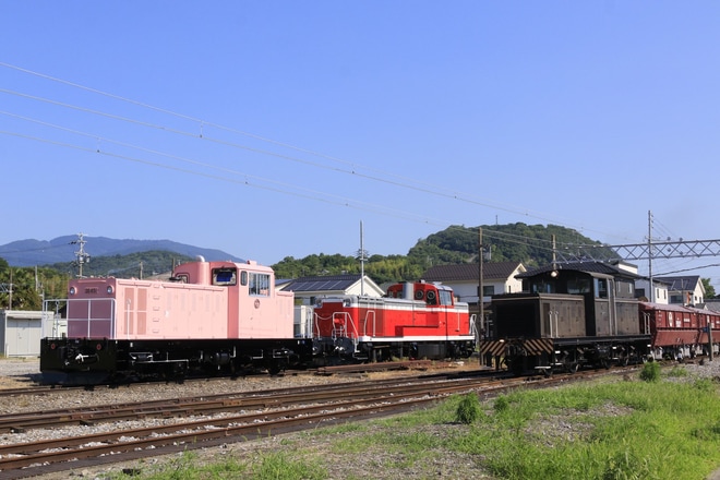 【西濃】新型機関車DD451が搬入を不明で撮影した写真