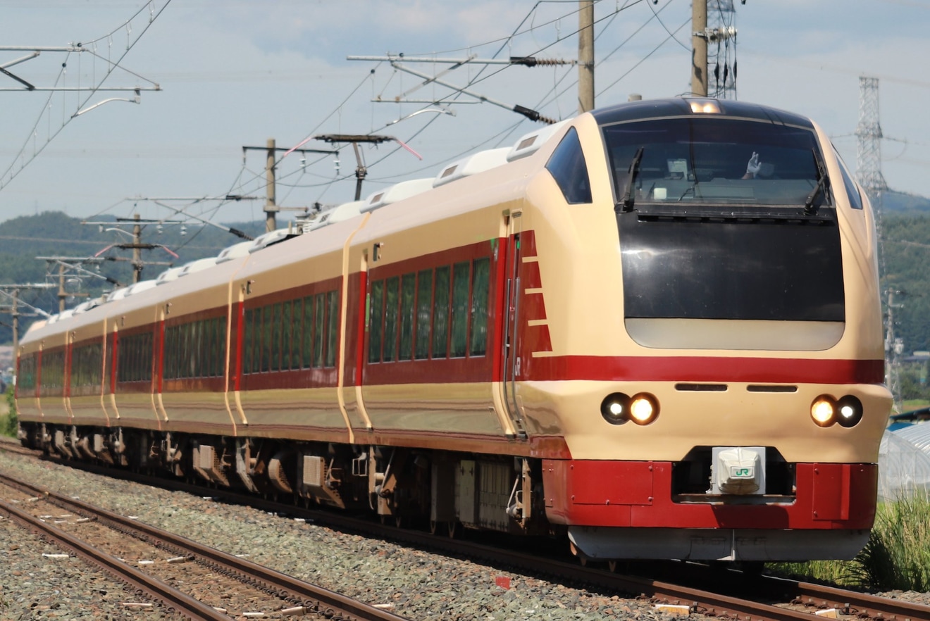 【JR東】E653系K70編成を使用した国鉄色特急はつかり号の拡大写真