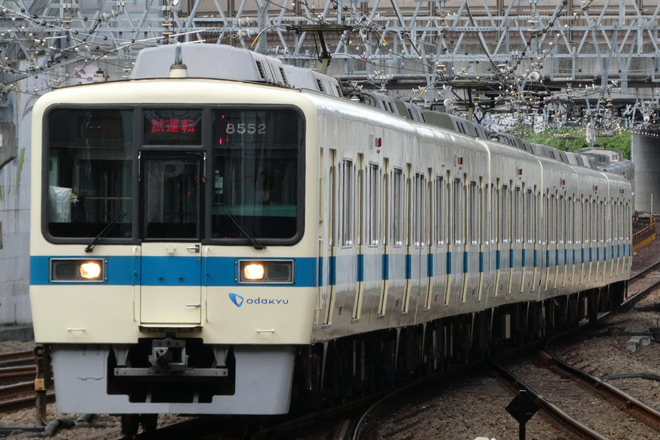 【小田急】8000形8252×6(8252F)試運転を相模大野駅で撮影した写真