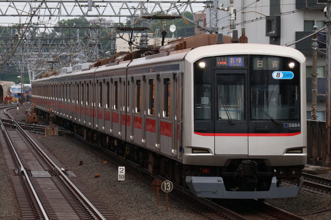 【東急】5080系5184Fが8両編成となり営業運転に復帰を新丸子駅で撮影した写真