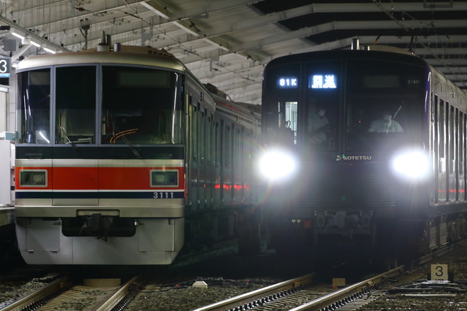 【相鉄】21000系21101×8(21101F)浦和美園へ深夜回送を奥沢駅で撮影した写真
