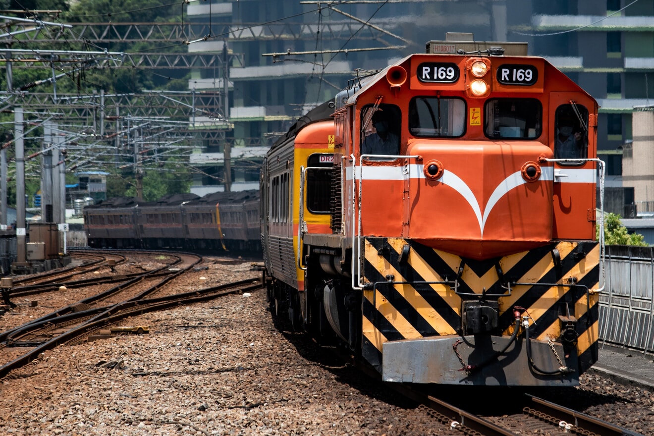 【台鐵】DR2800型15両が廃車回送の拡大写真