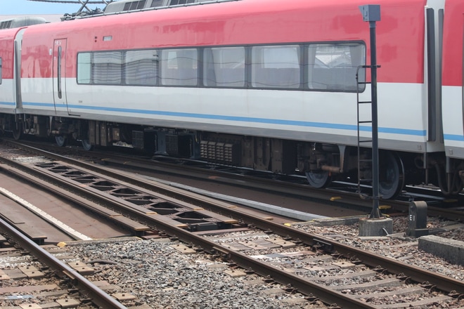 【近鉄】23000系iL01更新工事を終えて五位堂検修車庫出場試運転を大和八木駅で撮影した写真